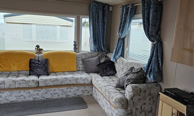 Porthcawl RV Rental | Inviting 3-bed Caravan in Porthcawl