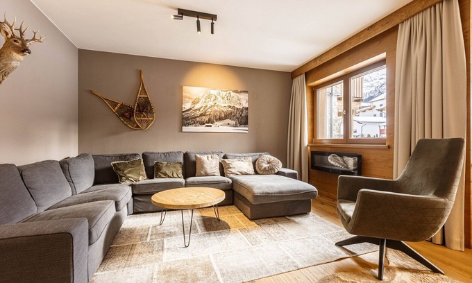 Ehrwald Ski Chalet | Inviting chalet with pool in Tyrol