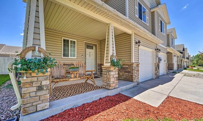 Cheyenne House | Inviting Cheyenne Townhome ~ 4 Mi to Downtown