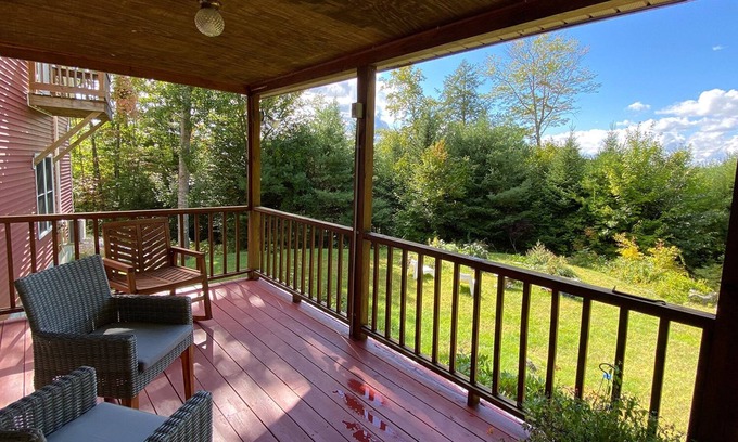 Harrison House | Inviting Family Getaway, Mountain Views, Close to Lakes, Skiing and Hiking