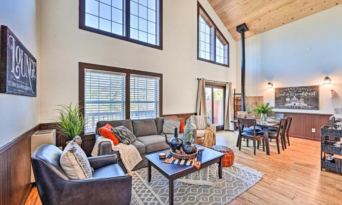 Julian House | Inviting Julian Home with Scenic View and Hot Tub