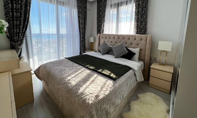 Gastria Apartment | Iona Pool 2-bdr Apartment (Caesar Blue)
