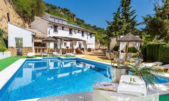 Montefrio Villa | Iratxe Montefrío by Ruralidays