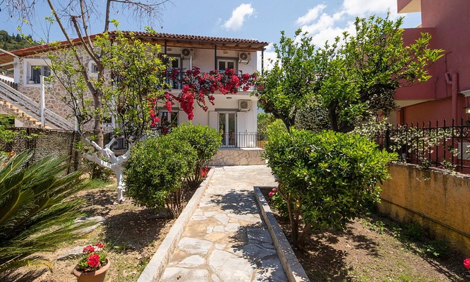 Agios Gordios Apartment | Irini studio for 2, central location and 5 minutes walk from the sandy beach