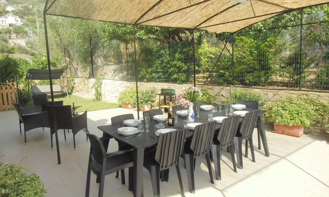 Imperia Apartment | Iris - 150 sqm apartment (3 bedrooms, 2 bathrooms) with garden