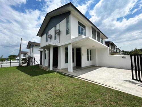 Johor Bahru House | IRIS 33 Corner Lot House Spacious Outdoor WI-Fi