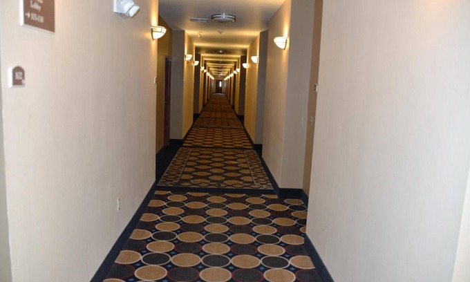 Lazbuddie Hotel | Irish Inn And Suites
