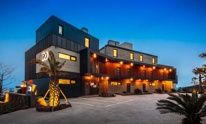 Jungmun House | IRO Jeju