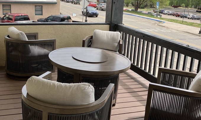 Chama Hotel | Iron Rail Inn