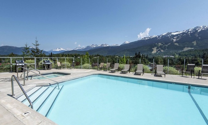 Blueberry Hill Apartment | Ironwoods on Blueberry Hill Whistler