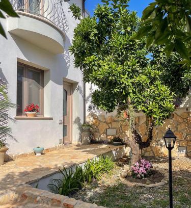 Pirri House | IS PUDDAS de Monica GuestHouse