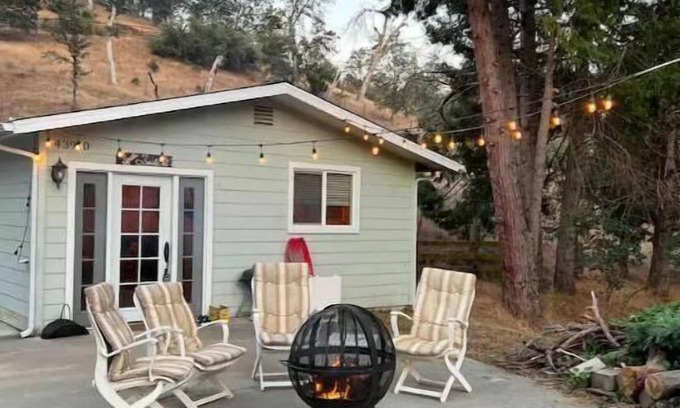 California Hot Springs Cabin | Isaaks Trails End Cabin Retreat in Pine Flat