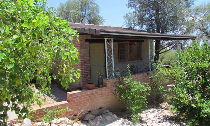 Catalina Foothills Estates House | Isabels House - Cozy Desert Retreat