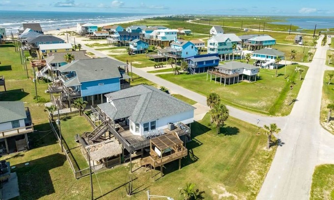 San Luis House | Island Cabana, Ocean View, Hot Tub,Fire Pit,Fence!