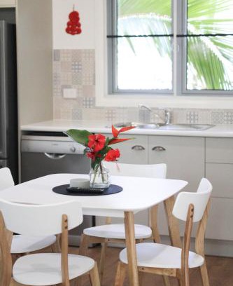 Nelly Bay House | Island Cottages