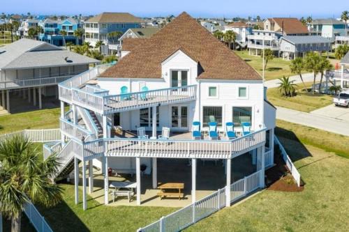 Pirates Beach House | Island Oasis in Pirate's Beach