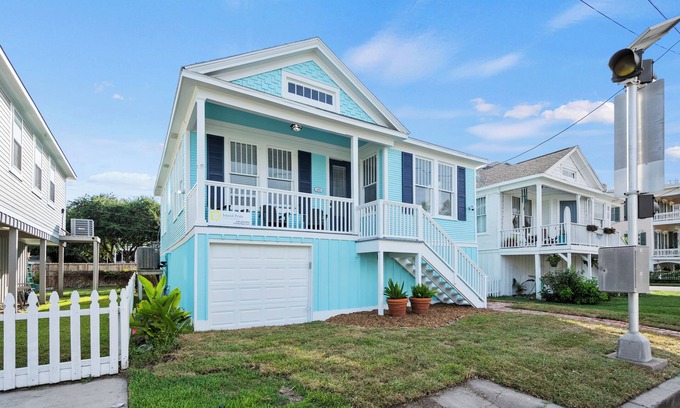 Galveston House | Island Pride Coastal Cottage - 2 King Beds on the East End!