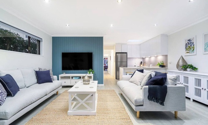 Surfers Paradise House | 'Island Retreat Villa' by Inn Paradise