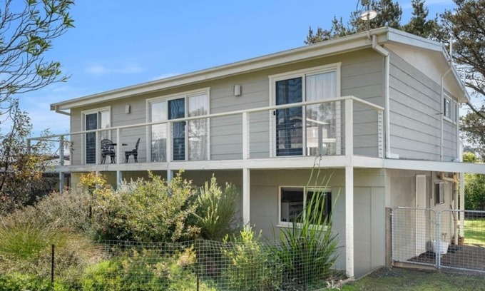 Smiths Beach House | Island Time Smiths Beach - Multi-family perfection at Smiths Beach
