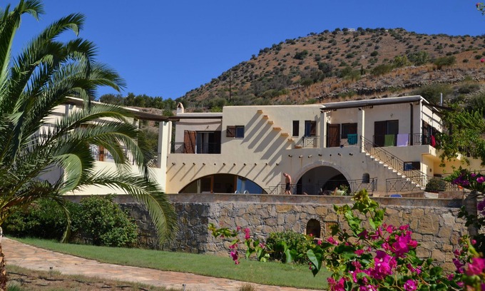 Agia Galini Villa | ISLAND VILLA sleeps 10 people