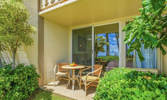 Wailua Apartment | Islander on the Beach 152 Direct Oceanfront Studio