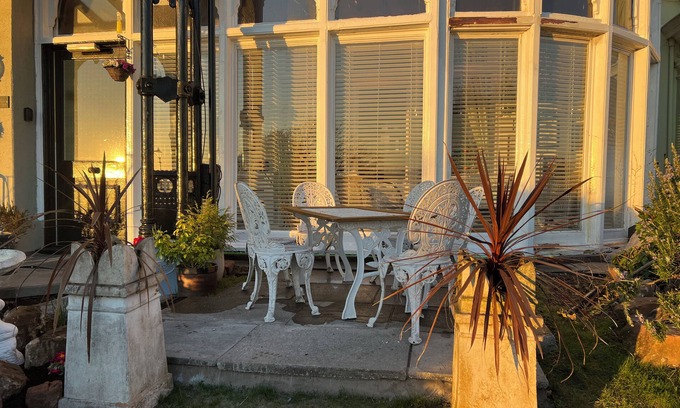 Waterloo Cottage | Ismay Billiard Room Apartment - Titanic Interest