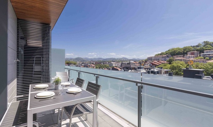 San Sebastian Centro Apartment | Issar - The Rentals Collection