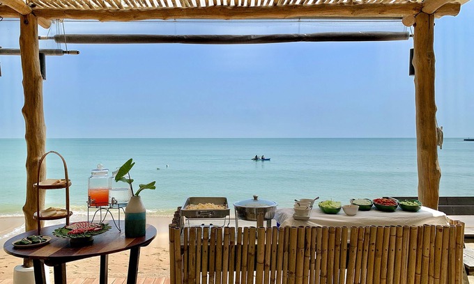 Sichon Hotel | Issara Beach Resort Beachfront Zone