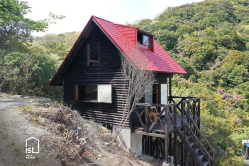 Nagawa Villa | IST Villa 05 Mountain Hideout