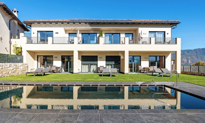 Berg/Monte Apartment | Apartment 'Weingut Gasshof Mathias' with Mountain View, Shared Pool and Wi-Fi