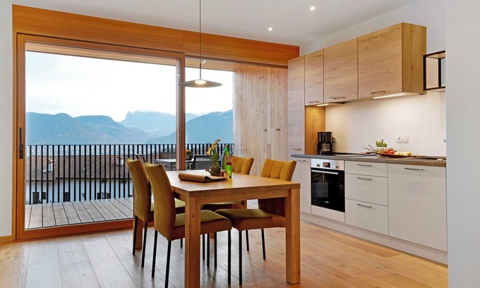 St. Pauls Apartment | Apartment 'Egarter Weissburgunder' with Mountain View, Shared Pool and Wi-Fi