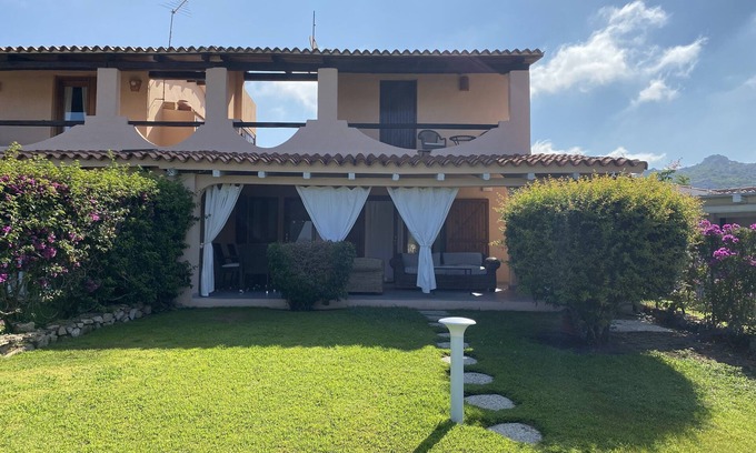 Baja Sardinia Villa | Ca’ Giulia Baja Sardinia-Costa Smeralda. Lovely sea view villa with garden.