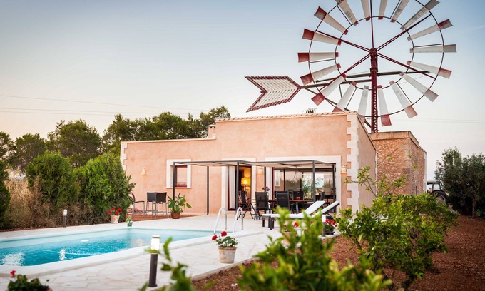 Campos Villa | It is the Molí Roig des Trenc
