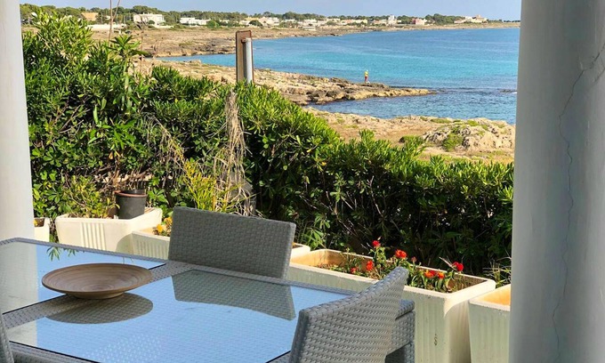 Marina di Mancaversa Villa | Homerez - Big villa for 11 ppl. with terrace at Marina di Mancaversa-Giannelli