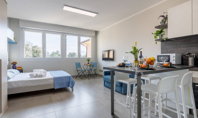 Calambrone House | Seaside Studio with Swimming Pool and Parking