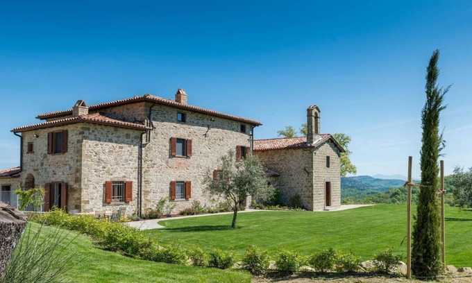 Monte Santa Maria Tiberina Villa | Stunningly restored, 16th century hilltop property with adjoining church