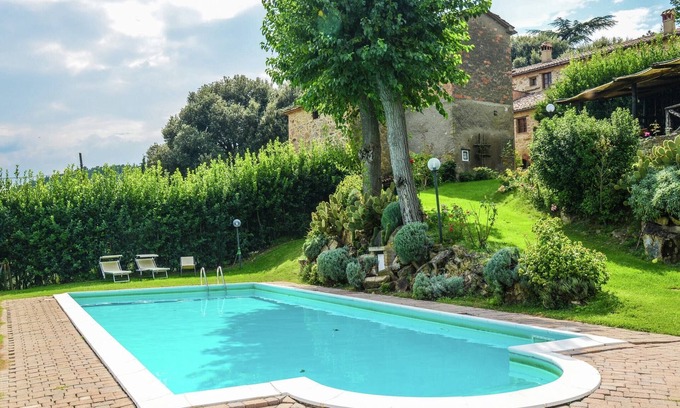 Bivio Lugnano House | Holiday Home in Monte Santa Maria with Pool