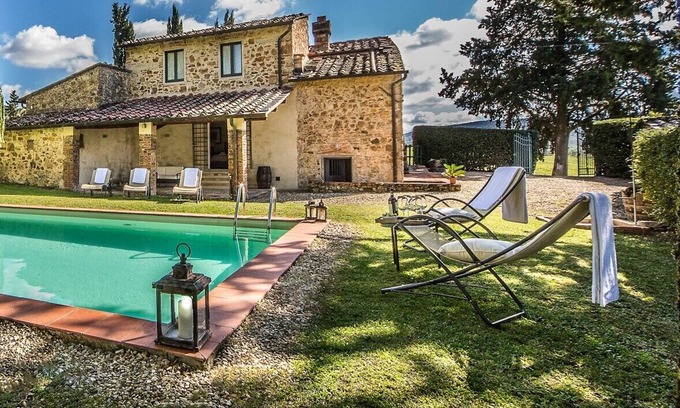 Chiocchio Cottage | Charming Farmhouse with Private Pool among Vineyards