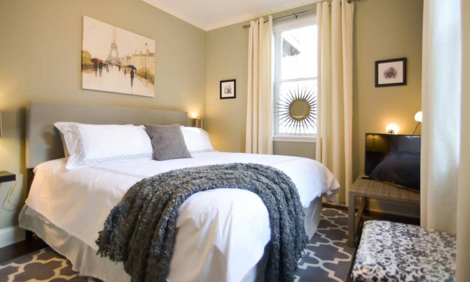 Southmoreland House | It's all about location and style