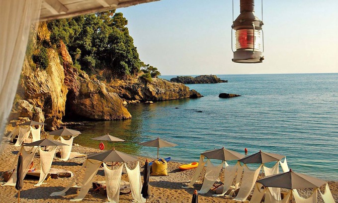 San Terenzo Monti Villa | PODERE BEATRICE 20P, with large pool, free WI-FI, BBQ, near Cinque Terre