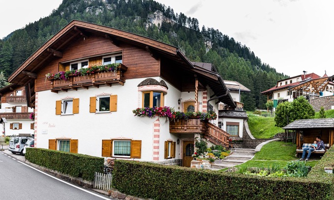 Selva di Val Gardena Apartment | Ski and hiking adventure in the immediate vicinity, away from the crowds, yet close to the center