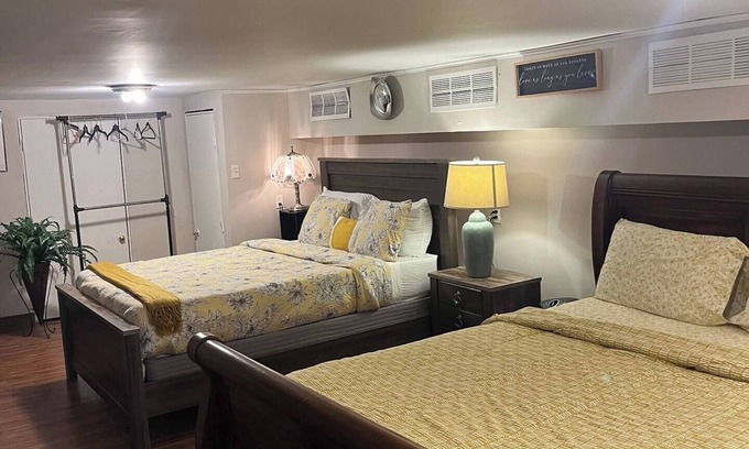 Harrisburg - Hershey Apartment | Italian Lake and Susquehanna River friendly Lodge.