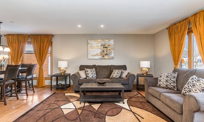 Itasca House | Itasca Rental