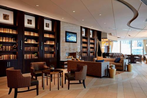 Ithaca Hotel | Ithaca Marriott Downtown on the Commons