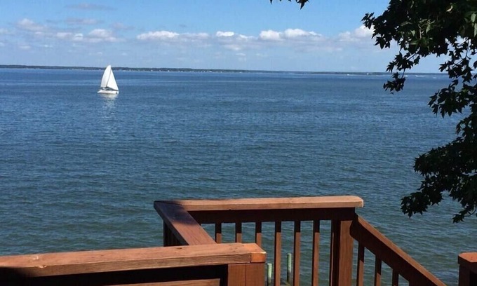 Montross House | It’s All about the VIEW! Wknd rates for Oct 17-18 & 24-25 have been reduced !