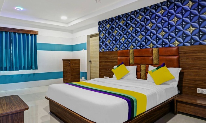 Vadodara Hotel | Itsy By Treebo - Radhe