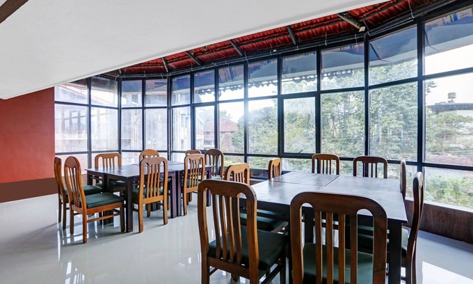 Mahadevpet Hotel | Itsy Hotels Regalia Grand, 500 Mtrs From Madikeri Fort