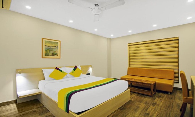 Taltala Hotel | Itsy Hotels Transit Express Near Sealdah Station
