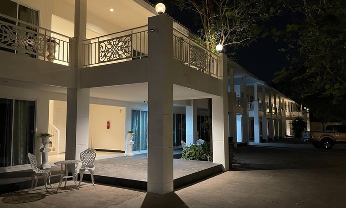 Si Racha Hotel | Ivory House Sriracha