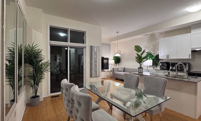 Richmond Hill House | Ivylea Beauty: Elegant Escape in a Tranquil Settingnn